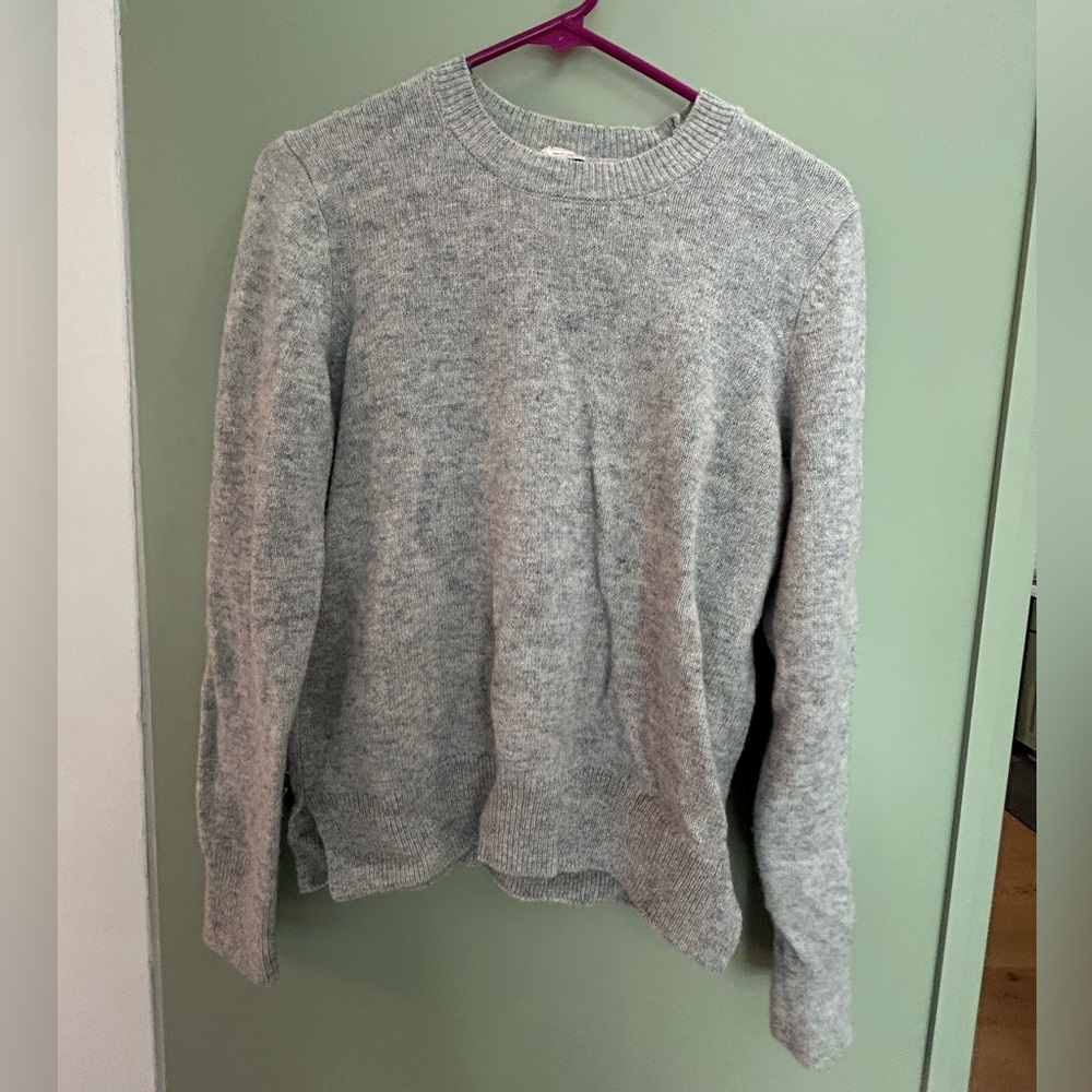 GAP Heather Gray Women's Crew Neck Sweater